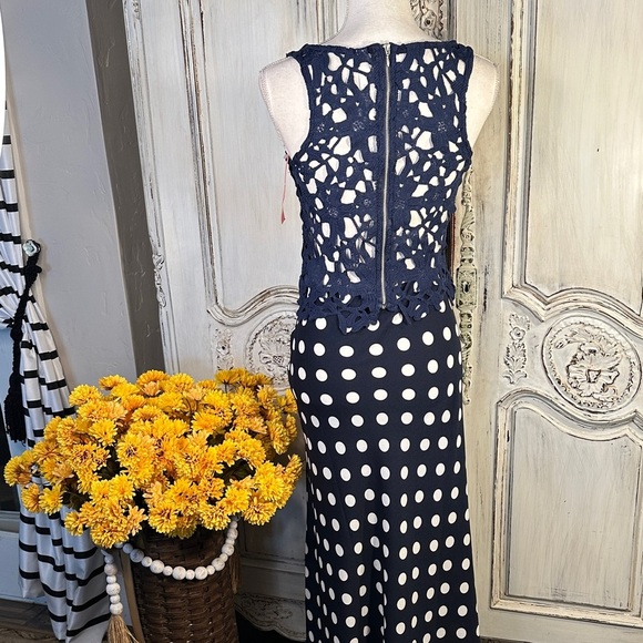 Curated Three Piece Feminine Shirt and Tops Bundle - Picture 3 of 7